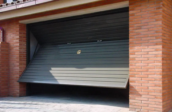 puerta basculante 1hoja - Reparació Portes de Garatges Barcelona