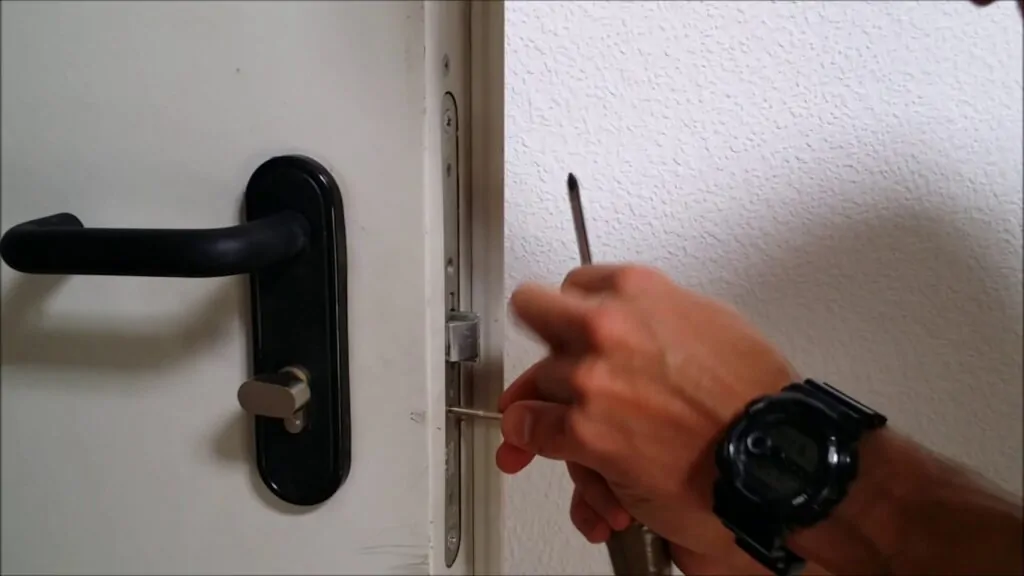 Quins serveis de serralleria ofereixen preus competitius per substituir panys a Barcelona 1024x576 - Quins serveis de serralleria ofereixen preus competitius per substituir panys a Barcelona?